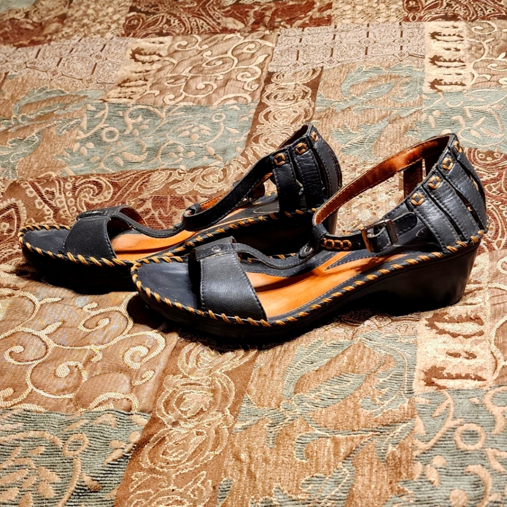 Ariat sandles
